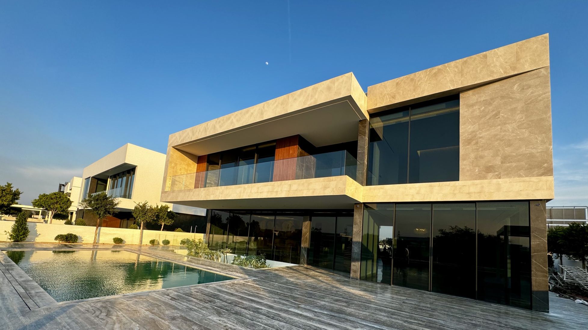 Lupos Property