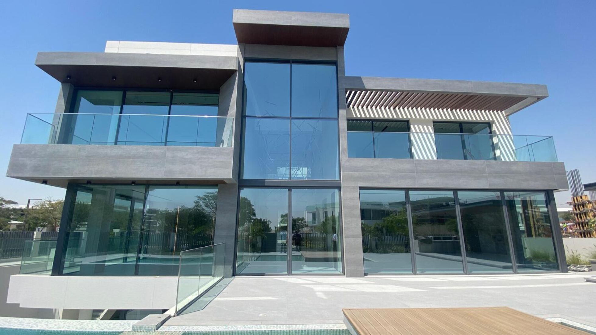 Lupos Property