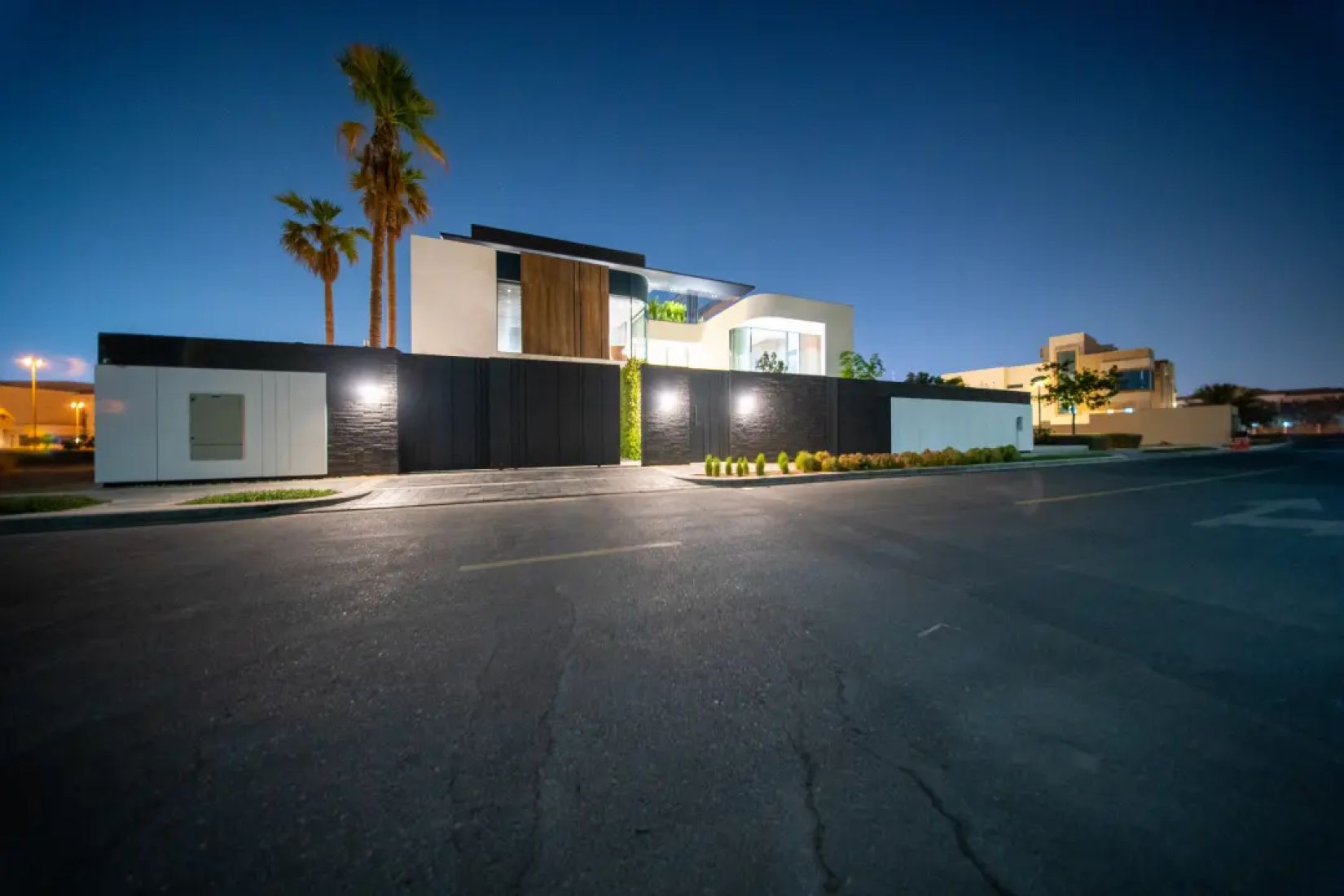 Lupos Property